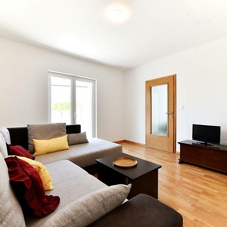Apartman Hertz إيموتسكي المظهر الخارجي الصورة