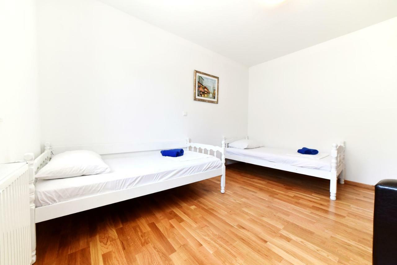 Apartman Hertz إيموتسكي المظهر الخارجي الصورة
